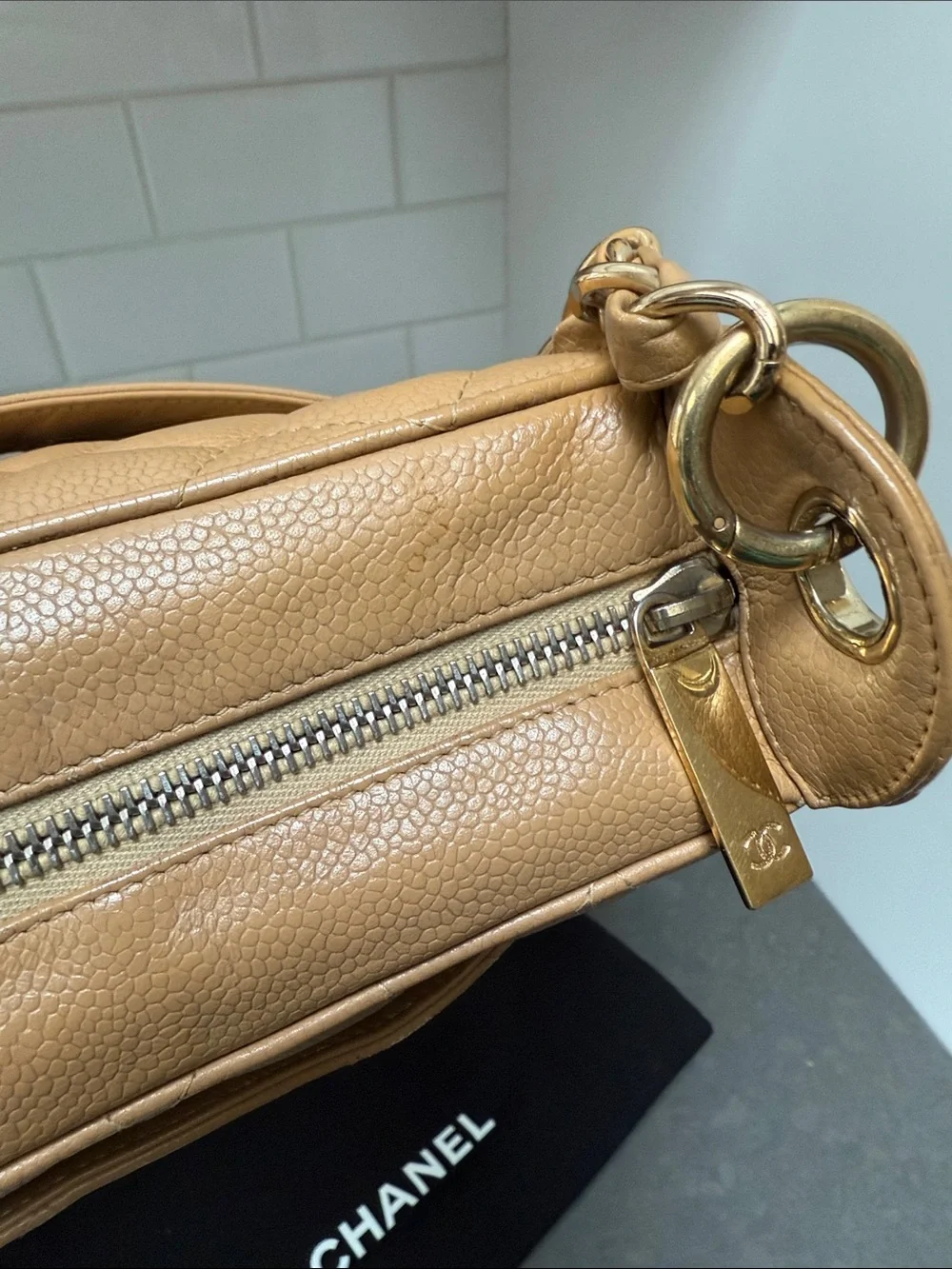 ❌sold❌CHANEL Caviar Beige Leather Hobo Bag Gold Hardware - Picture 6 of 14